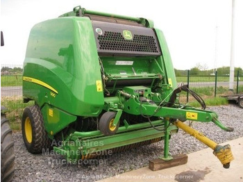 Bálázó JOHN DEERE