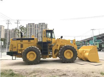 Gumikerekes homlokrakodó KOMATSU WA600