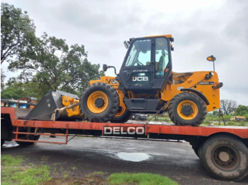 Teleszkópos rakodó JCB