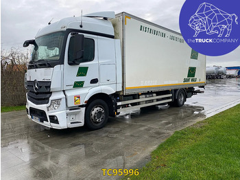 Dobozos felépítményű teherautó MERCEDES-BENZ Actros 1832