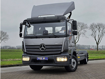 Cserefelépítményes teherautó MERCEDES-BENZ Atego 1227