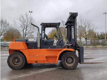 Doosan D1808-S lízing Doosan D1808-S: 3 kép.