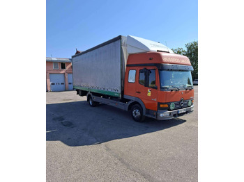 Ponyvás teherautó MERCEDES-BENZ Atego 818