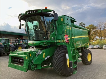 Kombájn JOHN DEERE T560