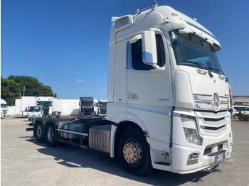 Cserefelépítményes teherautó MERCEDES-BENZ Actros 2545