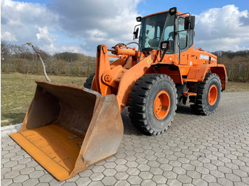 Gumikerekes homlokrakodó DOOSAN DL250