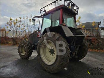 Traktor Valtra A 93H: 3 kép.