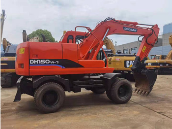 Gumikerekes kotró DOOSAN DH150W-7