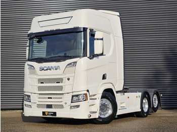 Nyergesvontató SCANIA R 580