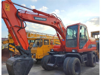 Gumikerekes kotró Doosan DH 150 W-7: 5 kép.