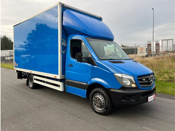 Dobozos felépítményű teherautó MERCEDES-BENZ Sprinter 516