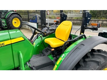 Traktor John Deere 5050E: 5 kép.