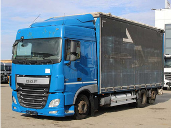 Ponyvás teherautó DAF XF 460