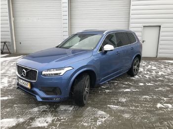 Autó Volvo XC90: 2 kép.