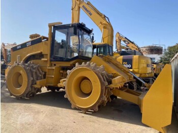 Talajtömörítő CATERPILLAR 826G: 3 kép.