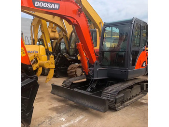 Lánctalpas kotró DOOSAN DH55