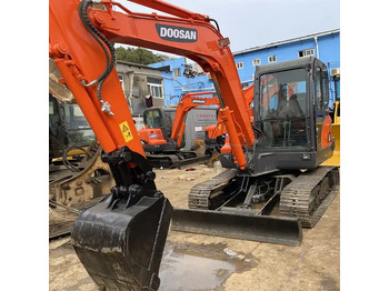 Lánctalpas kotró DOOSAN DX60W