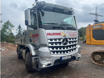 Billenőplatós teherautó MERCEDES-BENZ Arocs