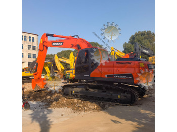 Lánctalpas kotró DOOSAN DX225LC