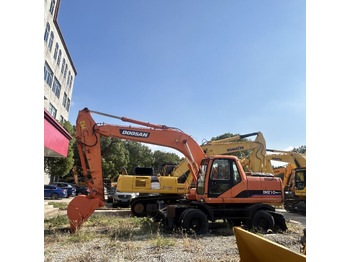 Gumikerekes kotró DOOSAN DH210W-7