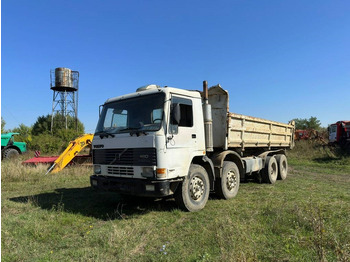 Billenőplatós teherautó VOLVO FL10