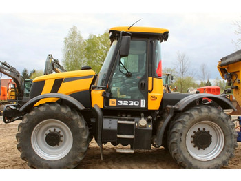 Traktor JCB