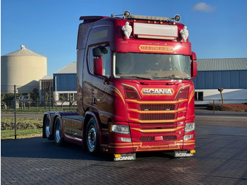 Nyergesvontató SCANIA R 580