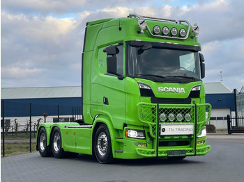 Nyergesvontató SCANIA S 730