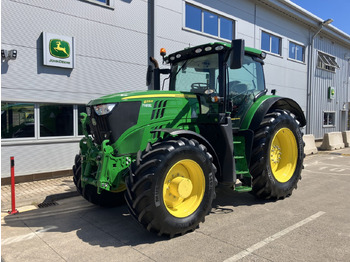 Traktor JOHN DEERE 6215R