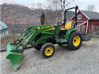 Traktor JOHN DEERE 3720