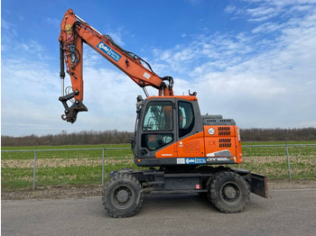 Gumikerekes kotró DOOSAN DX165W