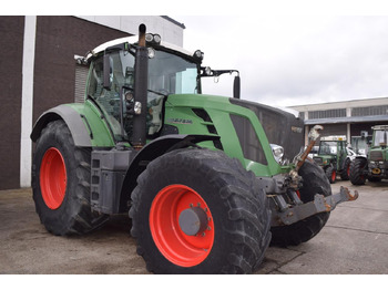 Traktor FENDT 826 Vario