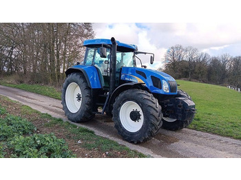 Traktor NEW HOLLAND TVT