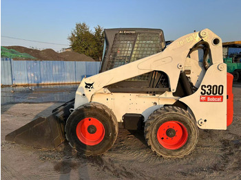 Mini homlokrakodó BOBCAT S300