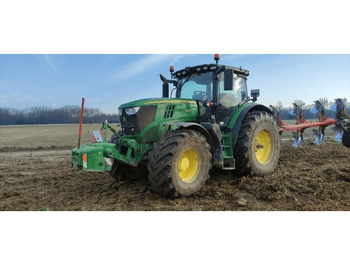 Traktor JOHN DEERE 6215R