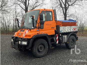 Többcélú/ Speciális jármű UNIMOG U300