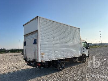 Platós teherautó RENAULT 4x2: 4 kép.