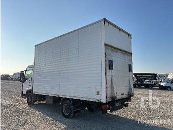 Platós teherautó RENAULT 4x2: 3 kép.