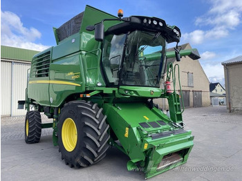 Kombájn JOHN DEERE W550