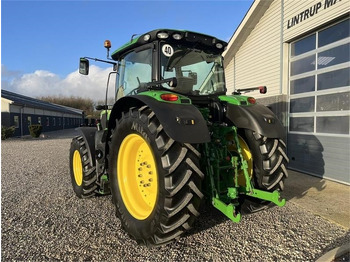 Traktor John Deere 6175R Med frontlift og frontPTO: 3 kép.