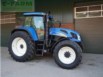 Traktor NEW HOLLAND TVT