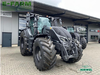 Traktor VALTRA