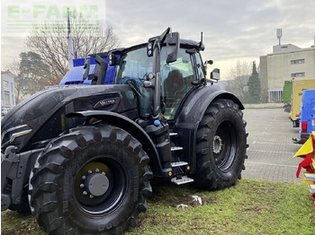 Traktor VALTRA