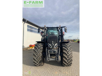 Traktor Valtra q245: 5 kép.