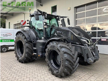 Traktor VALTRA