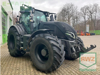 Traktor VALTRA