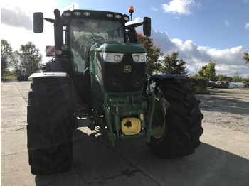 Traktor John Deere 6R 250: 3 kép.