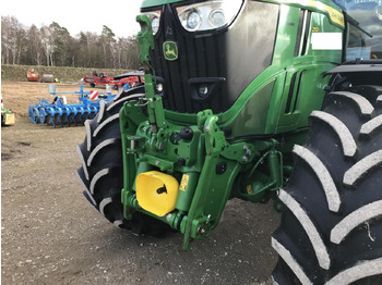 Traktor John Deere 6R 250: 4 kép.