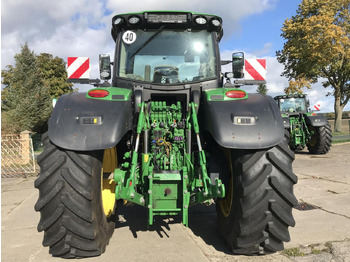 Traktor John Deere 6R 250: 4 kép.