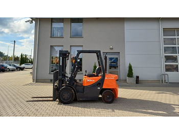 Doosan D30 GP PLUS lízing Doosan D30 GP PLUS: 1 kép.